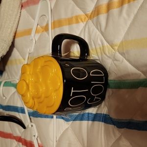 Rae dunn pot of gold topper mug
